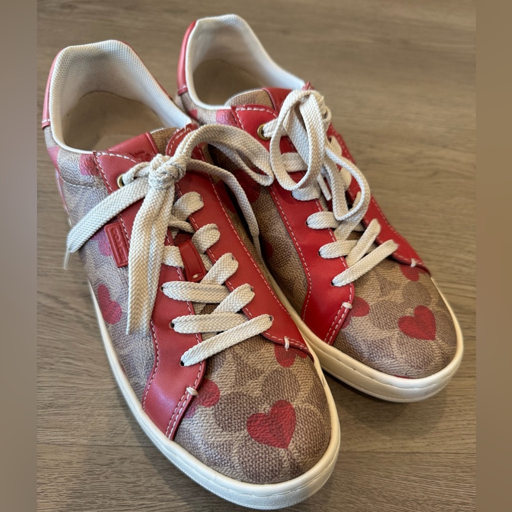 ‼️SOLD‼️Coach Lowline Low Top Sneakers In Signature Canvas With Res Heart Print - Picture 3 of 15